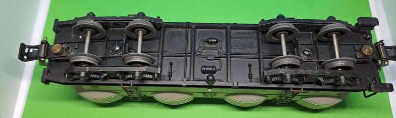 Model Trains H0-Scale 1/87 - 1 x Rivarossi  Betriebs Druck 2.5, with metal wheels & Lima couplers.