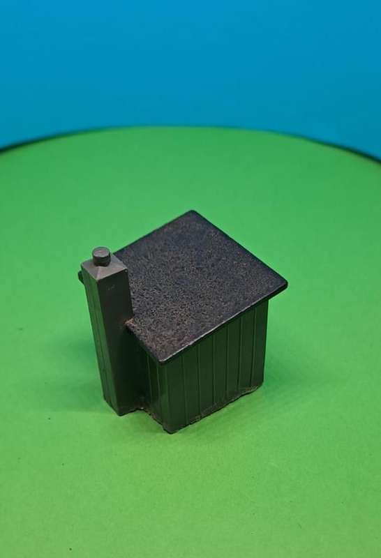 Model Trains H0 Scale - Small trackside Building.