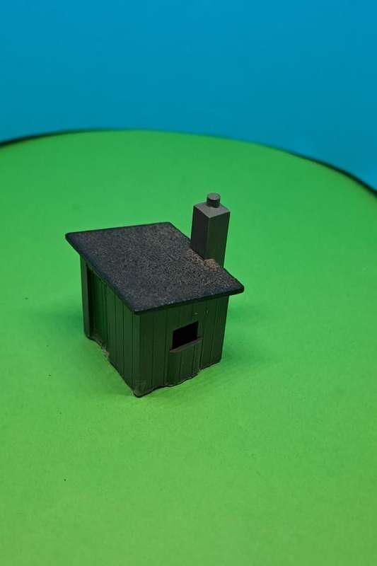 Model Trains H0 Scale - Small trackside Building.