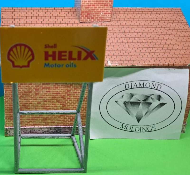 Model Trains HO 1 x Billboard 1990 + Shell Helix Motor oil - 50mm x 41mm x 82mm
