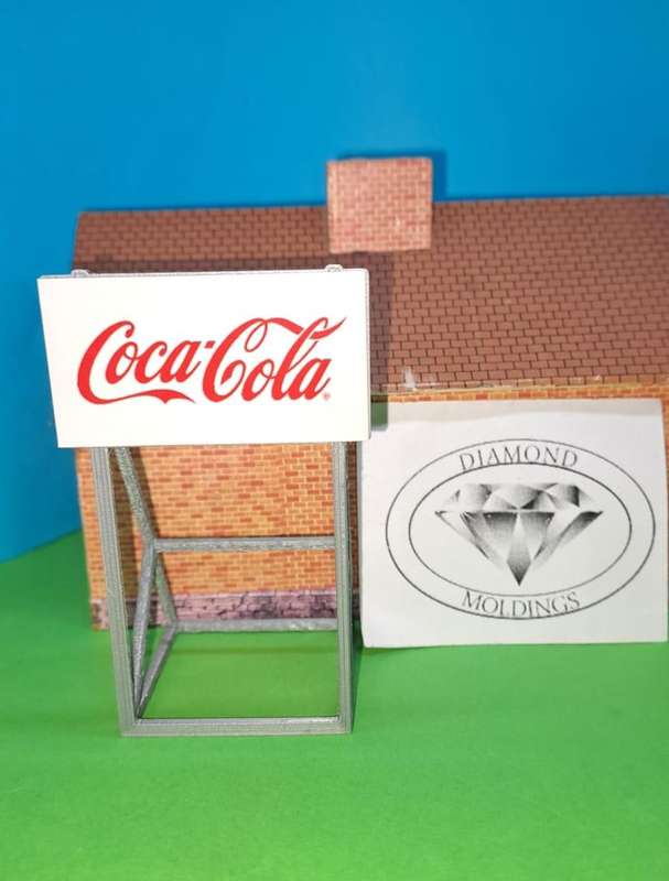 Model Trains HO 1 x Billboard 1970 + Coca-Cola - Logo - 50mm x 41mm x 82mm
