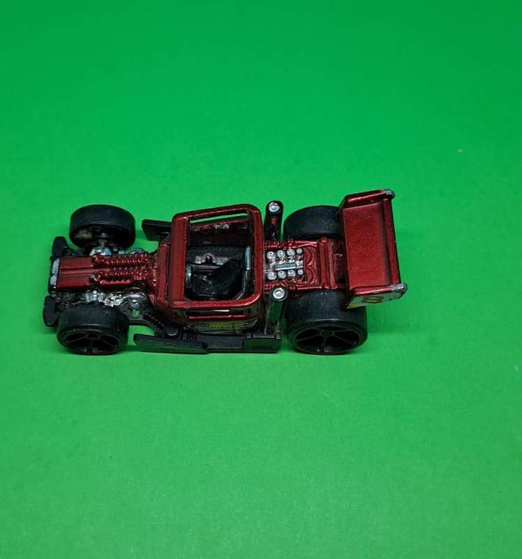 Model Trains/Cars Die Cast 1/64 Scale 1 x Hot Wheels 2015 Bone Speeder.