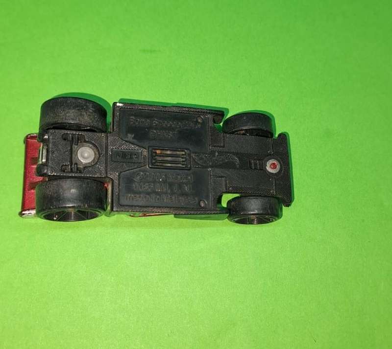 Model Trains/Cars Die Cast 1/64 Scale 1 x Hot Wheels 2015 Bone Speeder.
