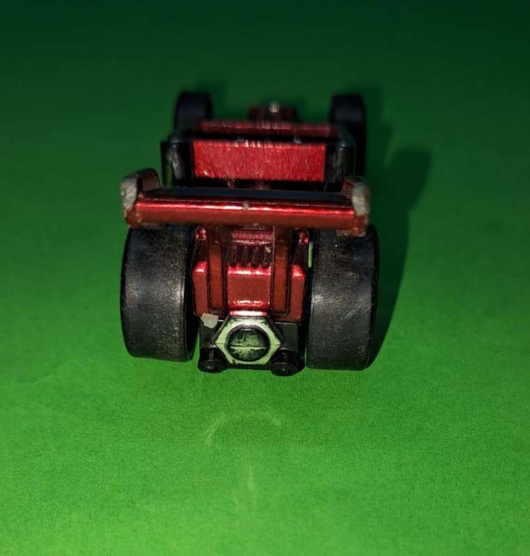 Model Trains/Cars Die Cast 1/64 Scale 1 x Hot Wheels 2015 Bone Speeder.