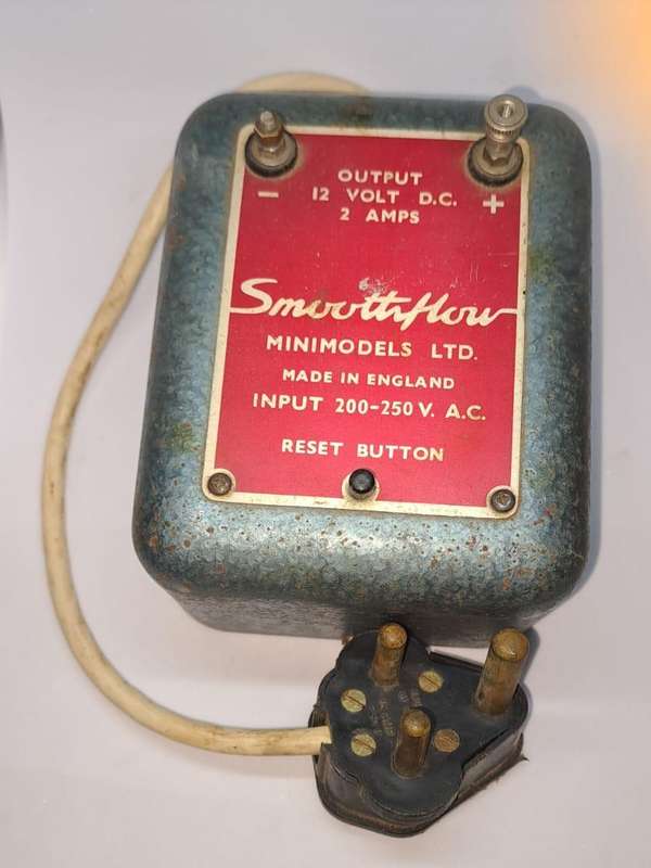 Model Trains HO 1 x Minimodels Power Supply 12V 2A (See Pic)