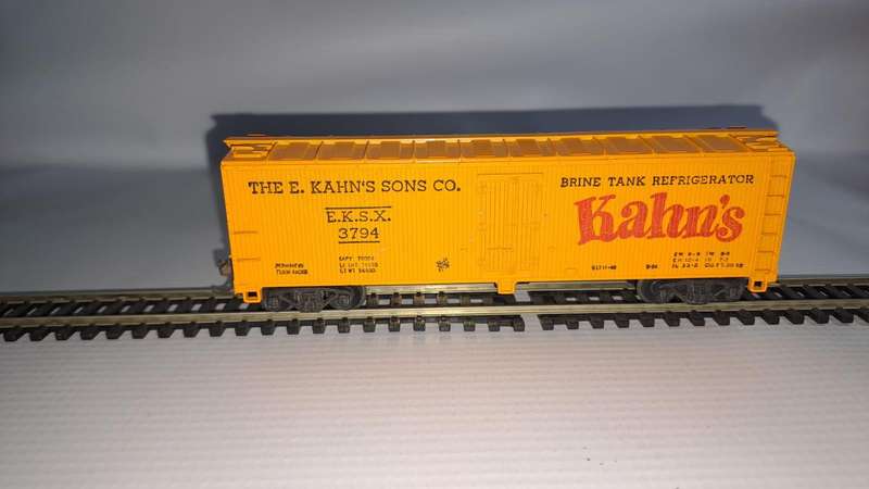 Model Trains HO 1 x Mantua, Box Wagon - E. Kahn's Sons Co., with plastic wheels & KD couplers