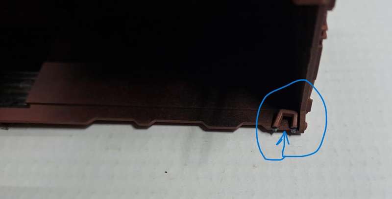 Model Trains HO 1 x Athearn 40' Box Car, Grand Trunk, with plastic wheels & Horn hook couplers.