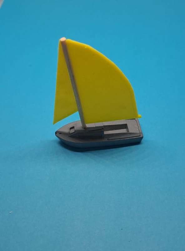 Model Trains HO 1 x Sailboat (Yellow Sail) - 49mm x 17mm x 72mm