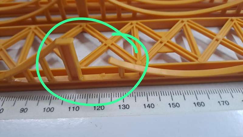 Model Trains HO 1 x straight low bridge. (Plastic, see Pic's) You bid on 1, there is 3 available