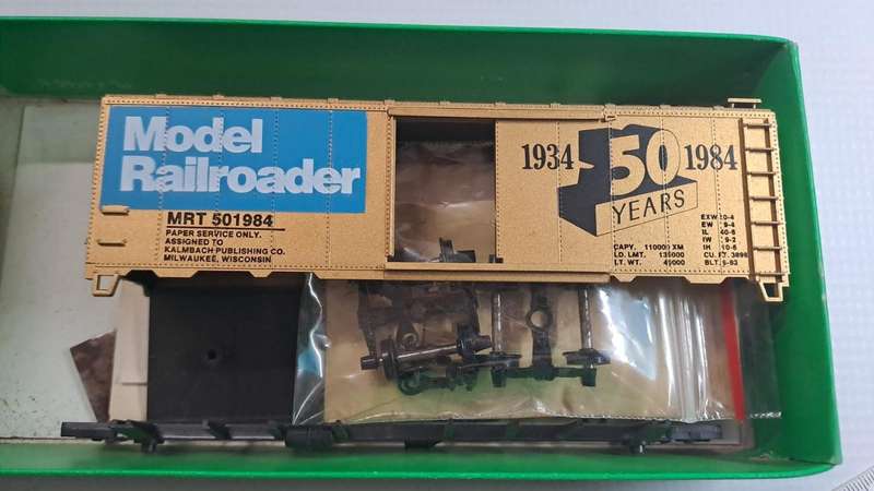 Model Trains HO 1 x 40' Box Wagon - Model Railroader 50 years, plastic wheels & Horn Hook couplers.