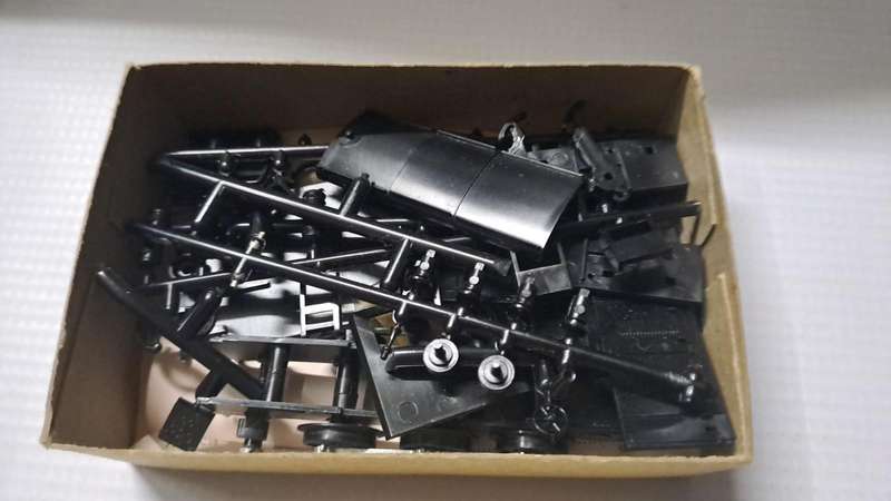 Model Trains HO 1 x Airfix - Drewry204 H.R Diesel Shunter Construction Kit. (Not motorized)