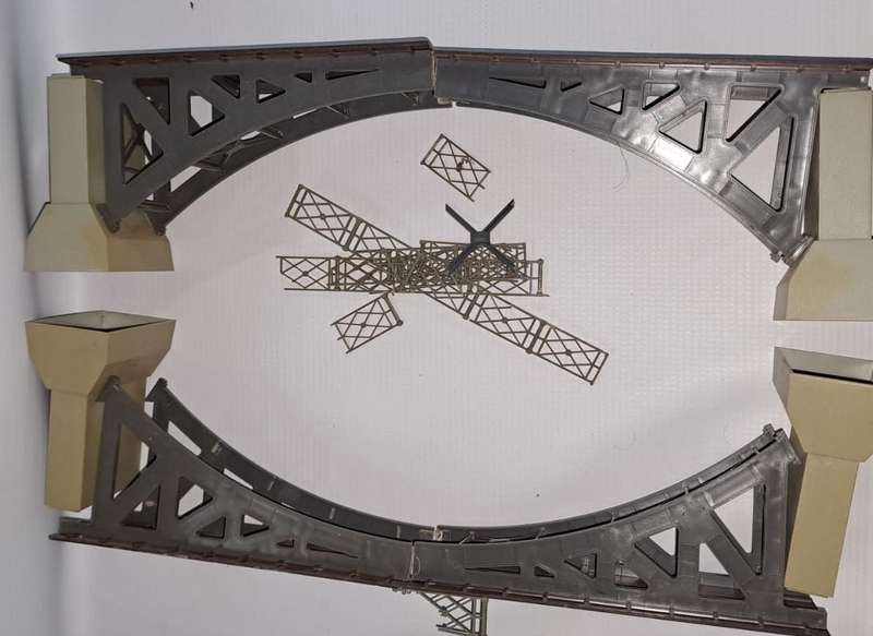 Model Trains HO 2 x Plastic single bridges. See pics. Selling as scrap.