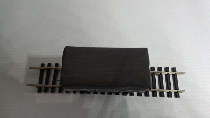Model Trains HO 1 x Tri-ang - Open Wagon with Tarpaulin, plastic wheels & D-couplers.