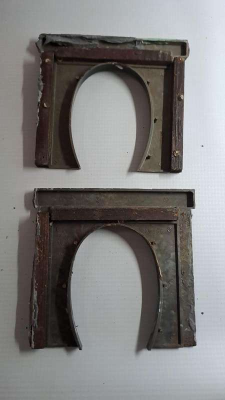 Model Trains HO 2 x Plastic single tunnel entrances. See pics. Need paint.