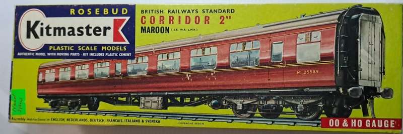 Model Trains HO 1 x Kitmaster - British Railways Corridor Maroon -Plastic Kit. (See Pics)