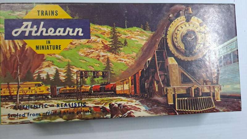 Model Trains HO 1 x Rivarossi  Pennsylvania, Maintenance Car, plastic wheels & Horn hook couplers.