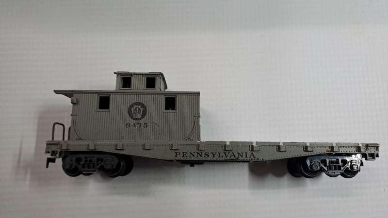 Model Trains HO 1 x Rivarossi  Pennsylvania, Maintenance Car, plastic wheels & Horn hook couplers.