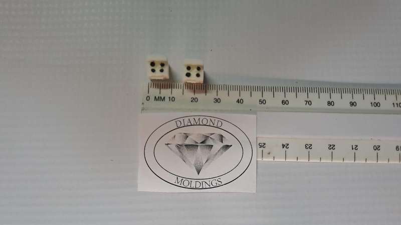 Model Trains HO-Scale - 1 x Stove (Pack of 2) - 9mm x 7mm x 13mm