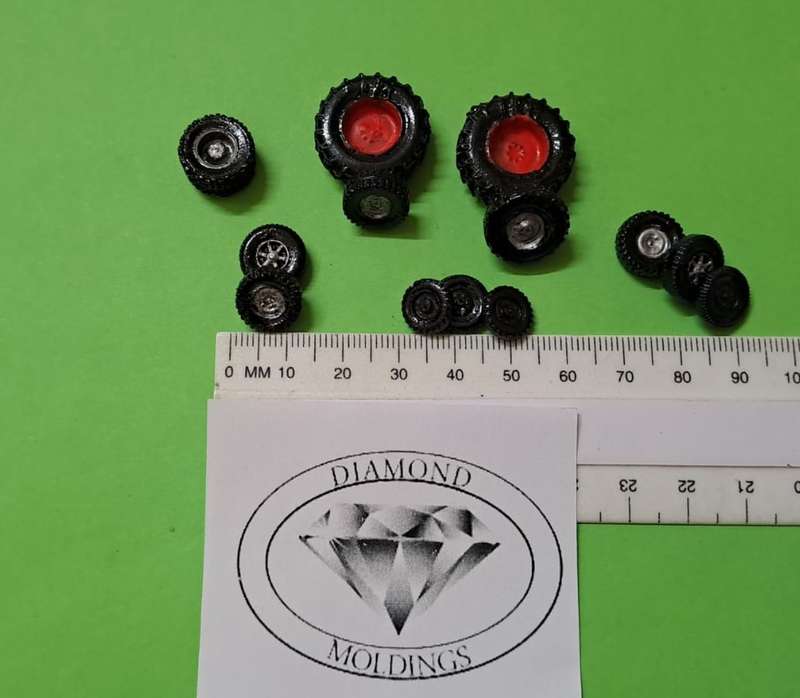 Model Trains 1:87 HO - Wheels for Tire Shop or Scrap Yard. (x13) - Various