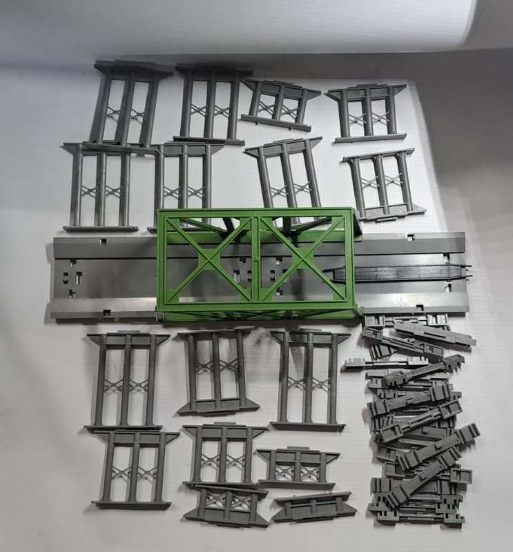 Model Trains H0 Scale 1 x Hornby Three High Level Piers Girder Bridge. 160 x 60 x 10mm Kit as is.