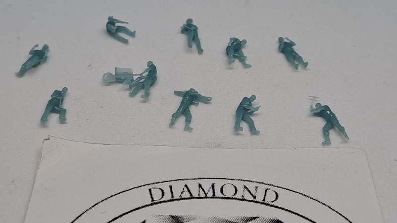 Model Trains N-Scale 1 x Bag of 10 Workers Figures. (Unpainted)