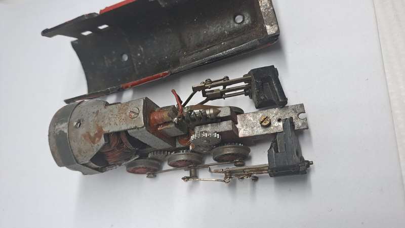 Model Trains H0-Scale 1 x Scrap Loco not tested. Not look like a runner, for spares & repairs.