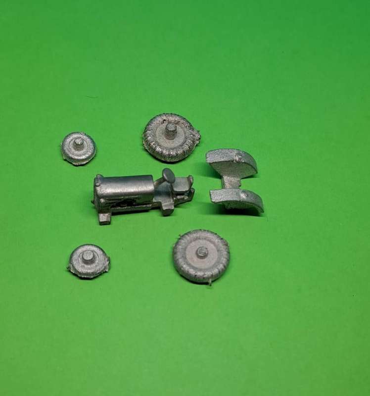 Model Trains HO 1 x Tractor Kit - Lead casting not cleaned.