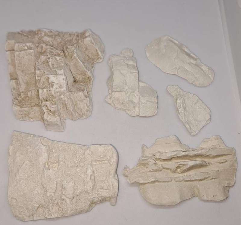 Model Trains HO - Rhino lite mountain rock x6 Various pieces.