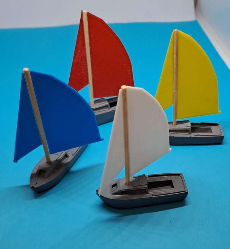 Model Trains HO 1 x Sailboat (Blue Sail) - 49mm x 17mm x 72mm