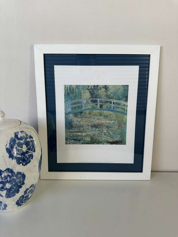 Framed Claude Monet Print - Bridge over a Pond of Water Lilies - Finished Size 40.5cm x 47cm