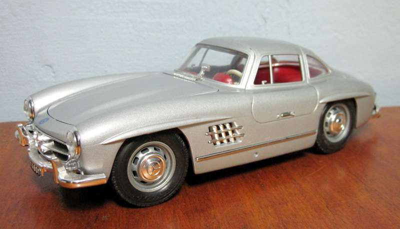 1954 Mercedes 300 SL (1:18) by Bburago