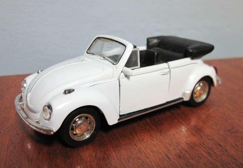 VW Beetle Convertible (no.2344) by Welly