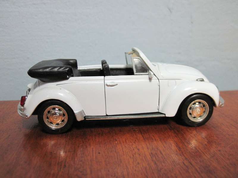 VW Beetle Convertible (no.2344) by Welly