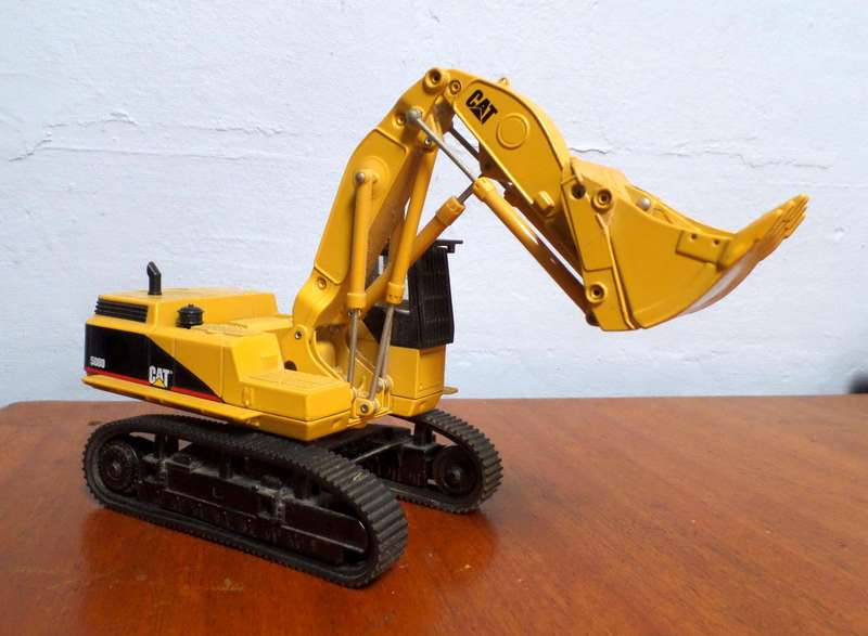 CAT 5080 Excavator - 50/1 ratio