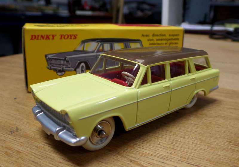 DINKY TOYS Fiat 1800 Familiale - China
