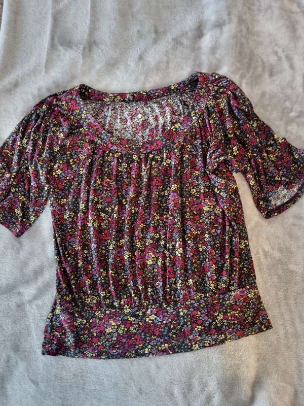 Womans Top -size s