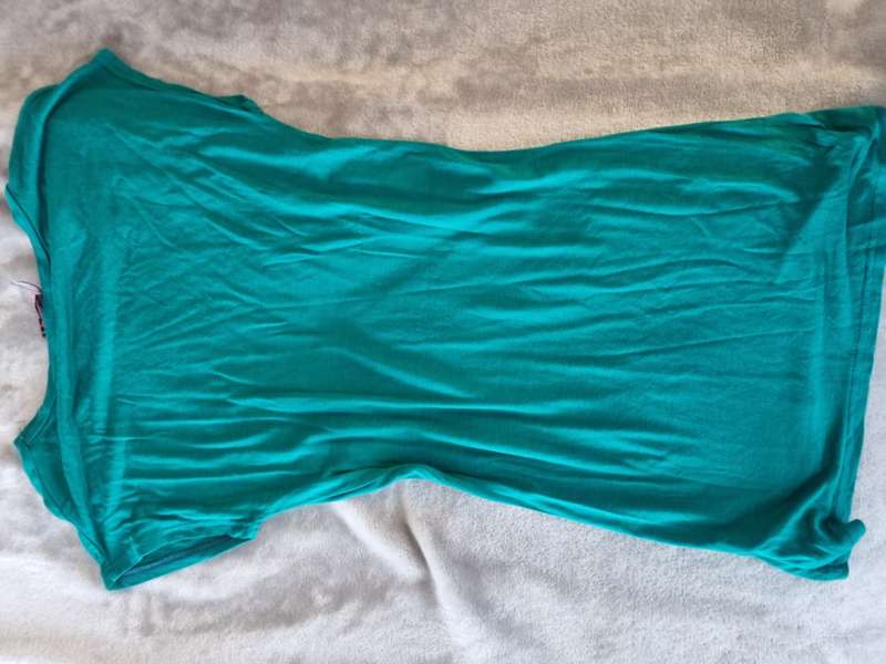 T-shirt - size small