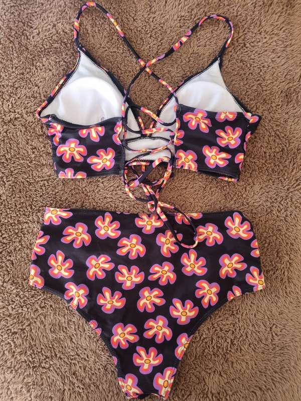Ladies bikini set size med