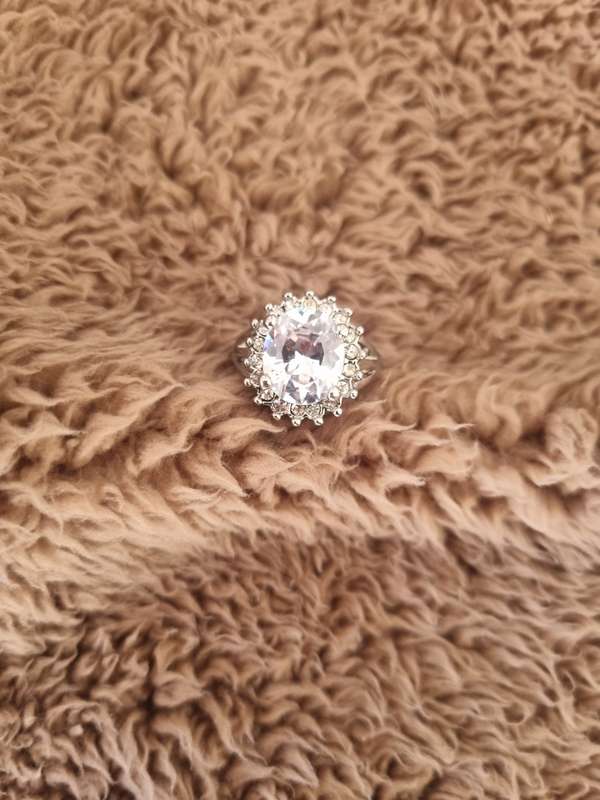 Costume jewellery ring