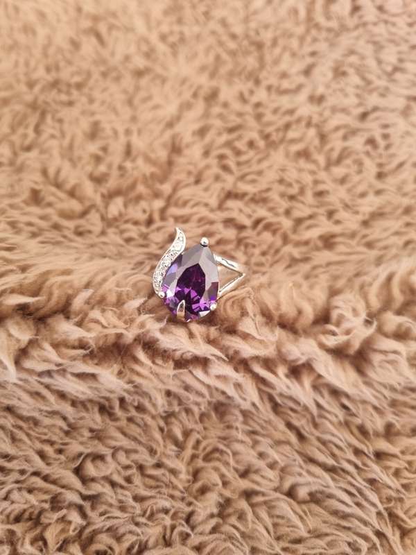 Costume jewellery ring