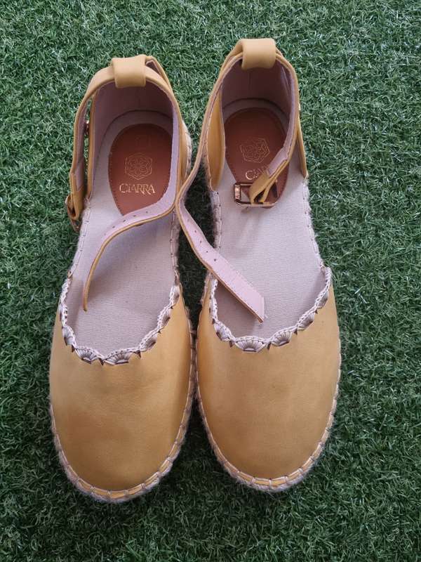 Espadrille shoes size 4