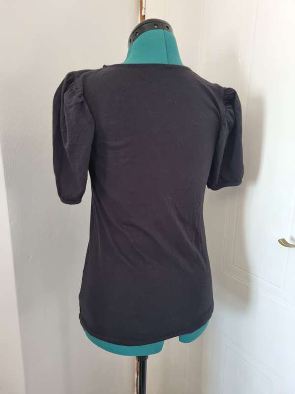 Ladies top size 32