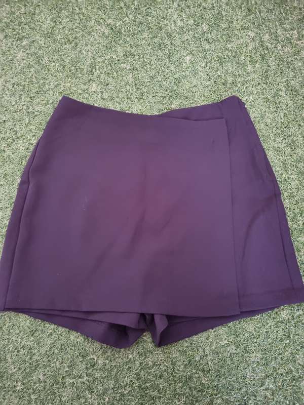 Ladies skort size 34