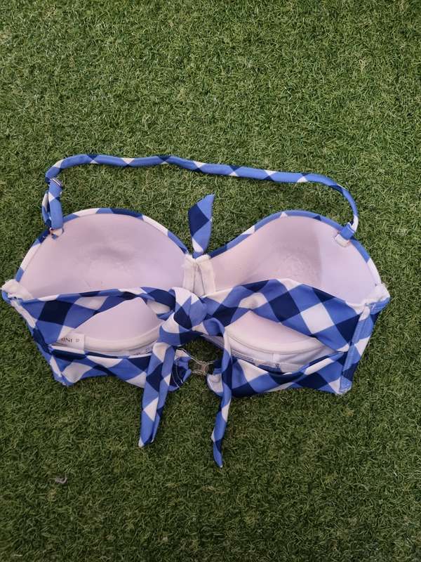 Underwire halter bikini top size 10