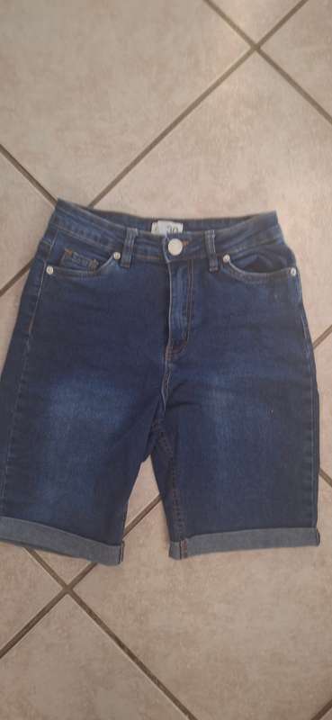 Denim jean shorts size 30
