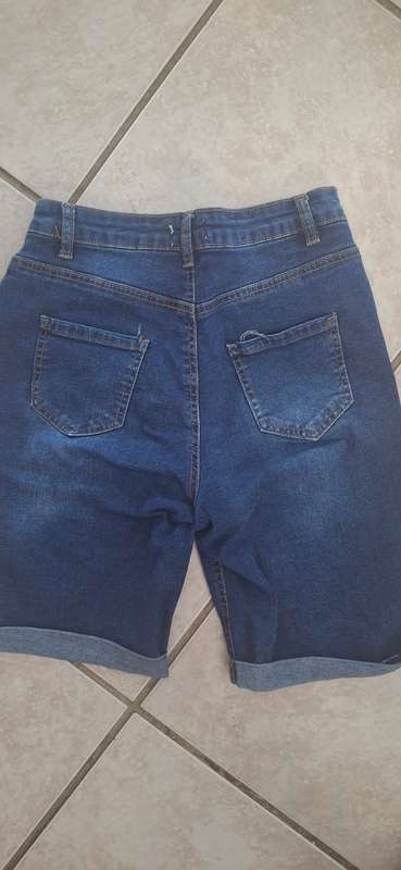 Denim jean shorts size 30