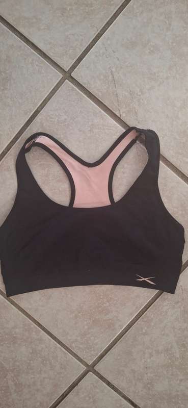 Sports crop top bra size small