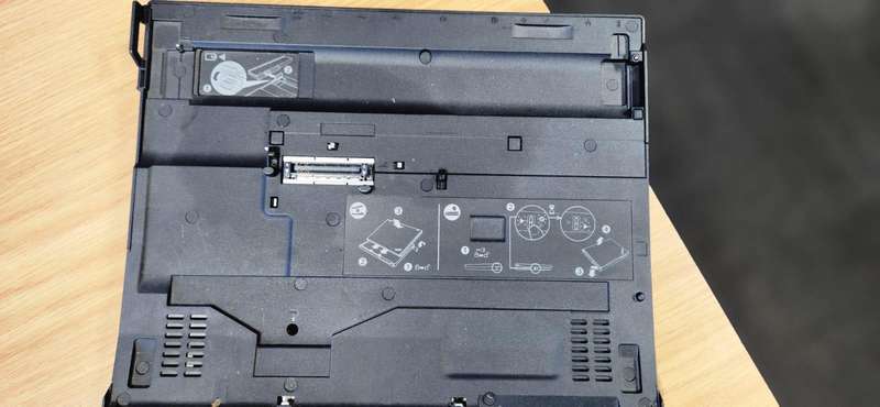 X 2 Lenovo docking stations