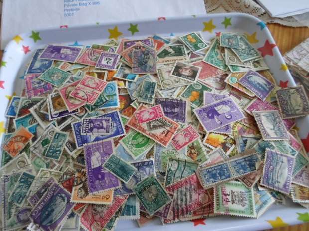 1000 X WORLD STAMPS OFF PAPER A GREAT LOT SEE PICS