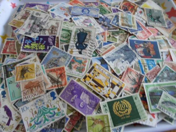 1000 X WORLD STAMPS OFF PAPER A GREAT LOT SEE PICS